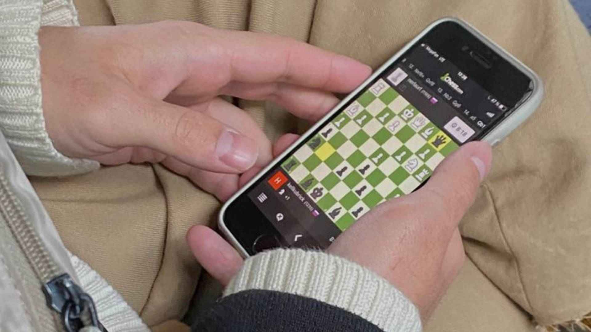 Mobile Card Games with Rich Competitive Environments